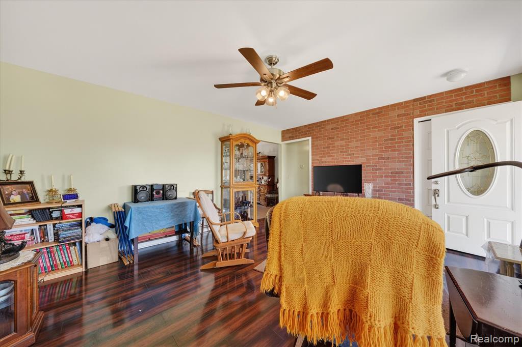 1109 Roods Lake Road Lapeer, MI 48446 - Photo 7 of 39 Gallery Image 7