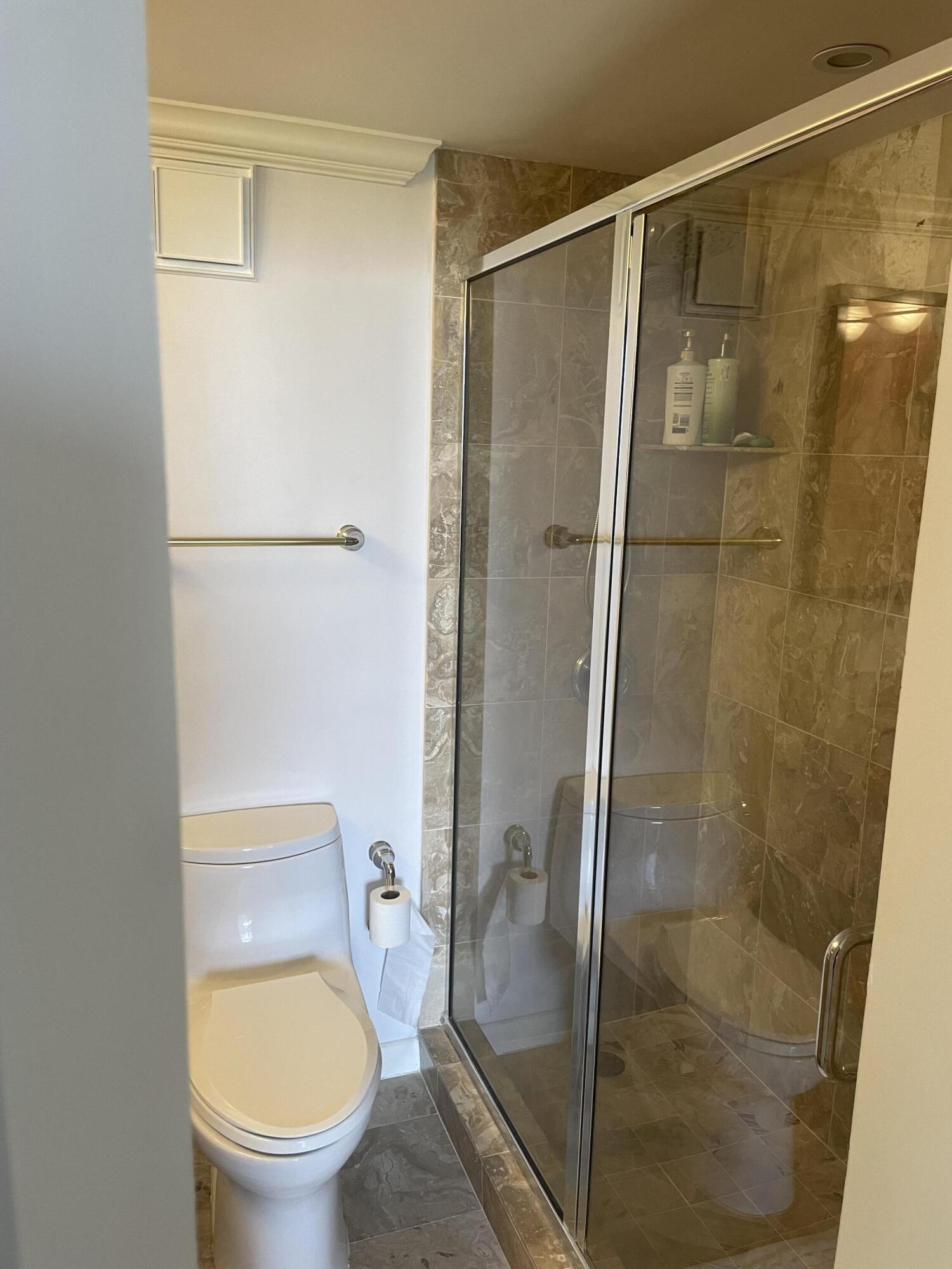 330 Concord Street, Unit 4B Charleston, SC 29401 - Photo 12 of 25 IMG_2885