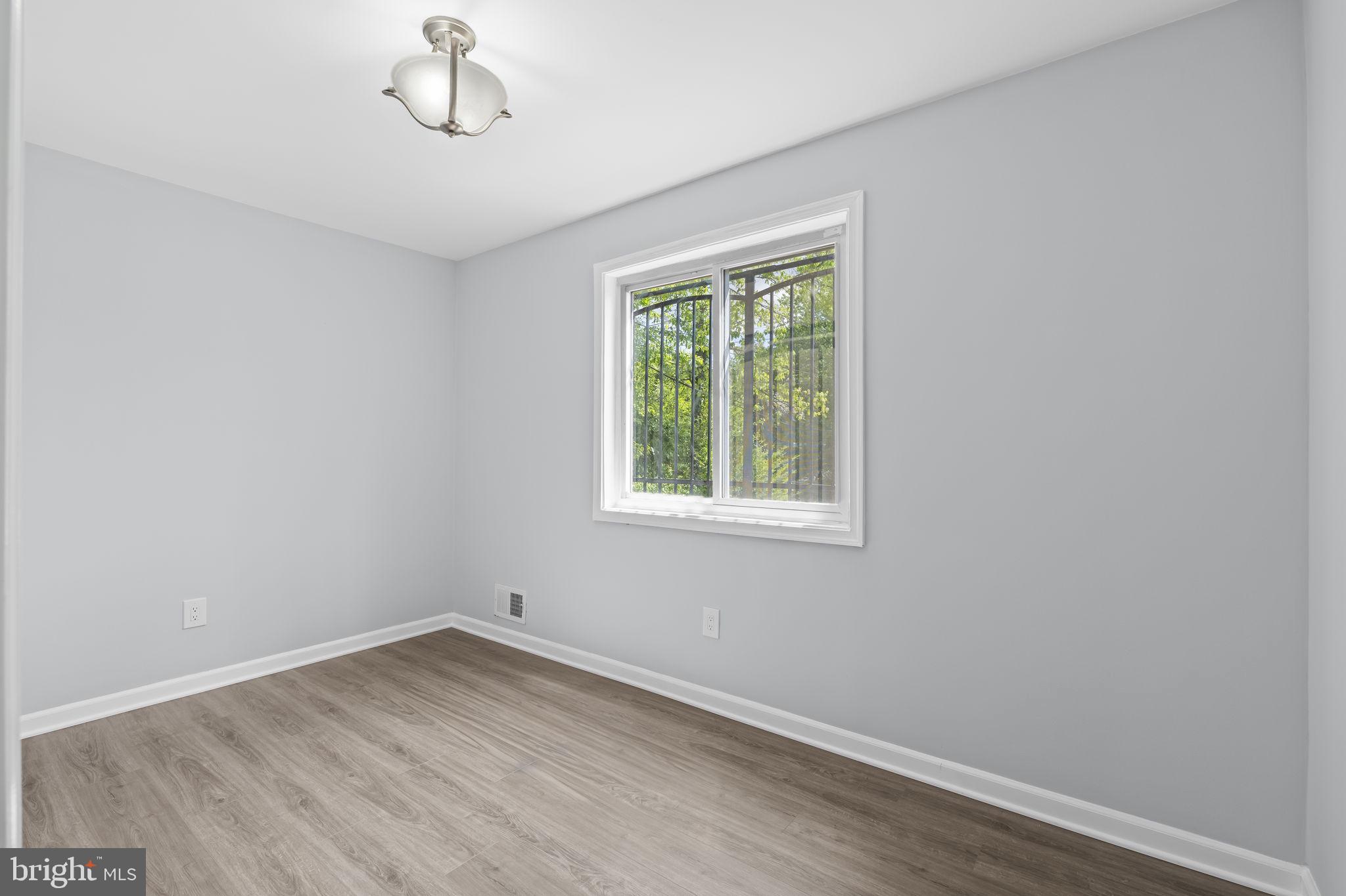 5414 Taussig Road Bladensburg, MD 20710 - Photo 21 of 26 Bright and airy blank canvas room.
