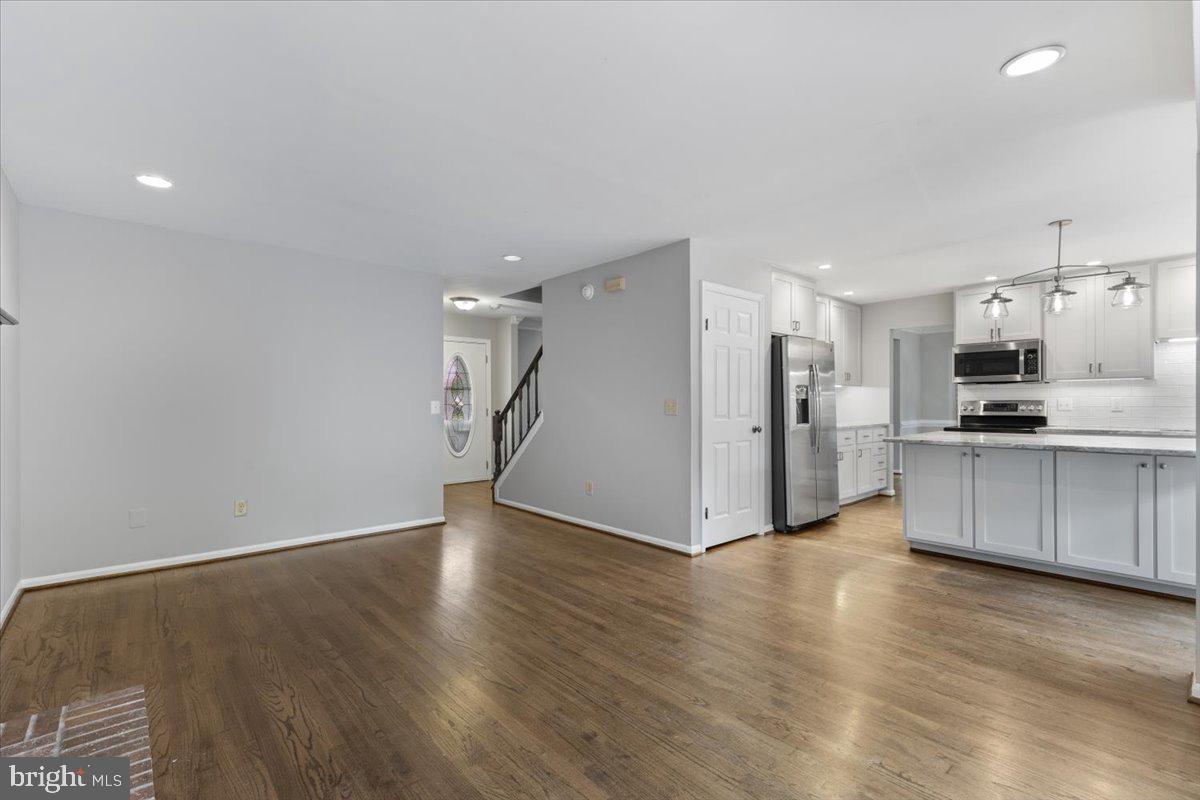 1929 East Beech Road Sterling, VA 20164 - Photo 23 of 56 Family room with hardwood floors