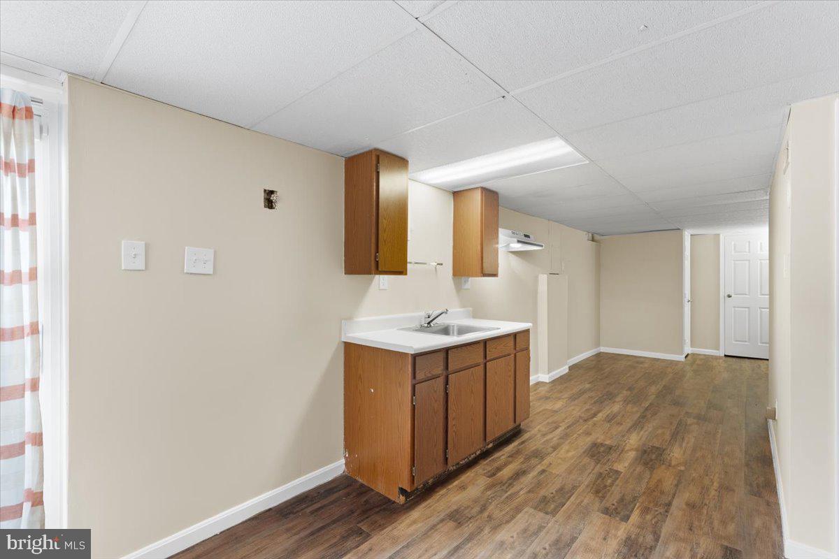 1929 East Beech Road Sterling, VA 20164 - Photo 42 of 56 Wet Bar, perfect for kitchenette
