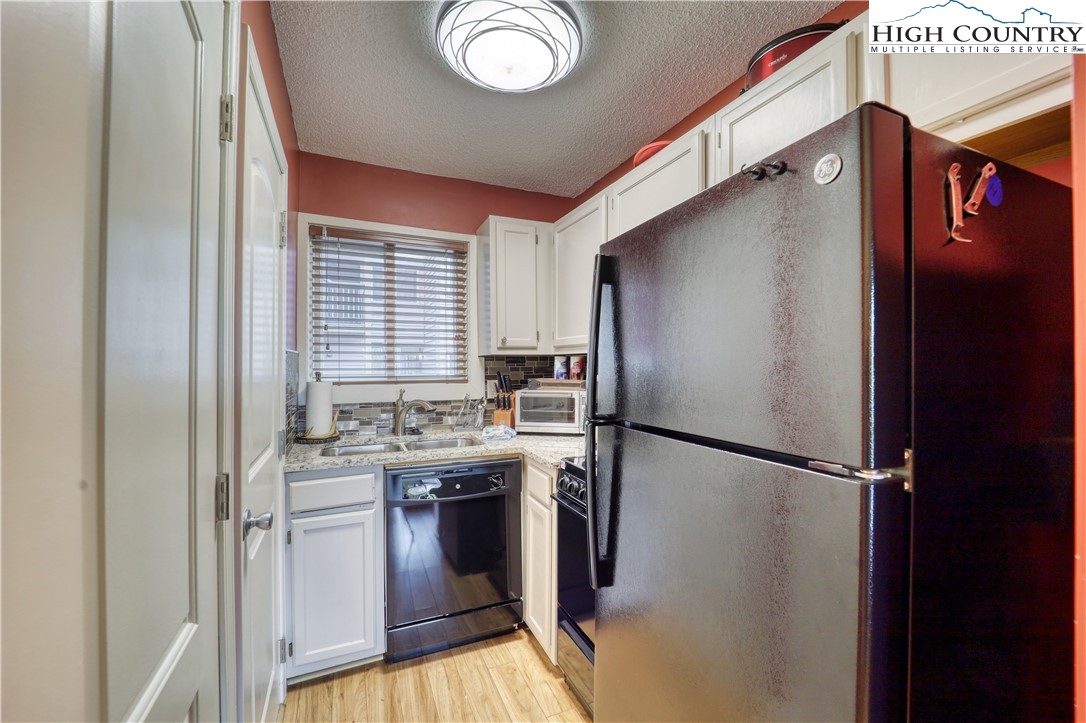 301 Pinnacle Inn Road, Unit 1101 Beech Mountain, NC 28604 - Photo 6 of 22 Gallery Image 6