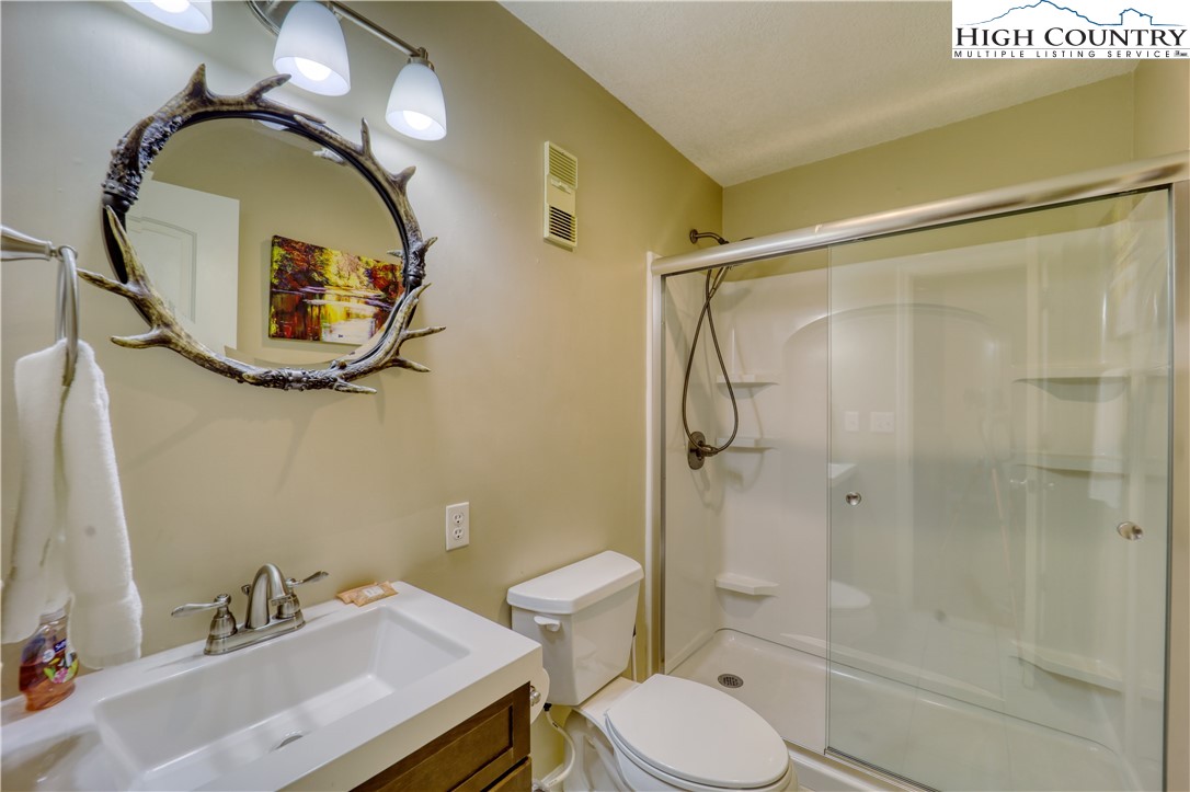 301 Pinnacle Inn Road, Unit 1101 Beech Mountain, NC 28604 - Photo 10 of 22 Gallery Image 10