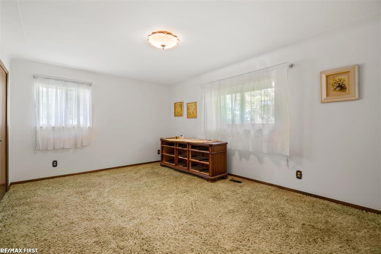2098 Chalet Drive Rochester, MI 48309 - Photo 24 of 36 50043240-23.JPG