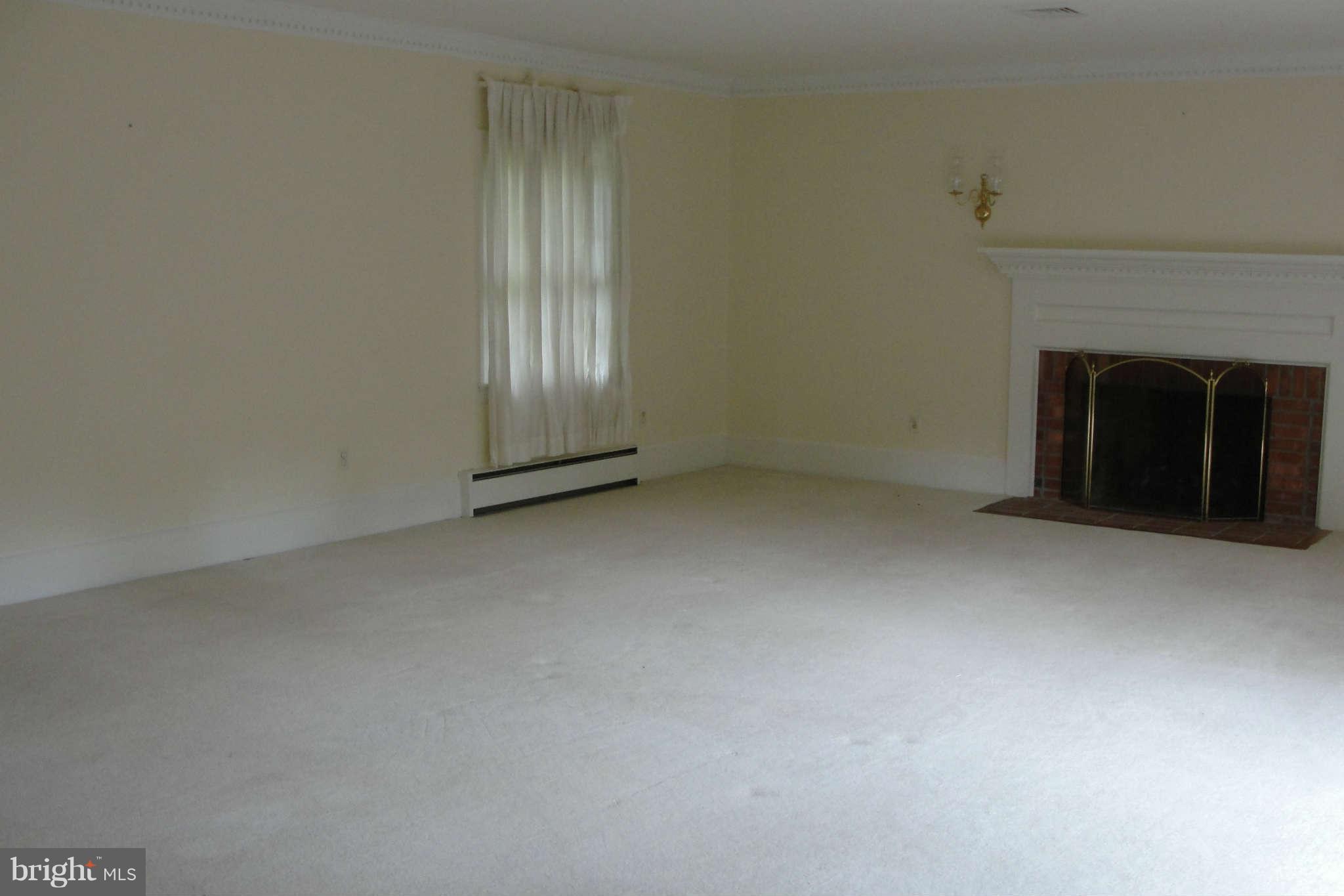 7472 Kennedy Road Nokesville, VA 20181 - Photo 9 of 30 Living Room