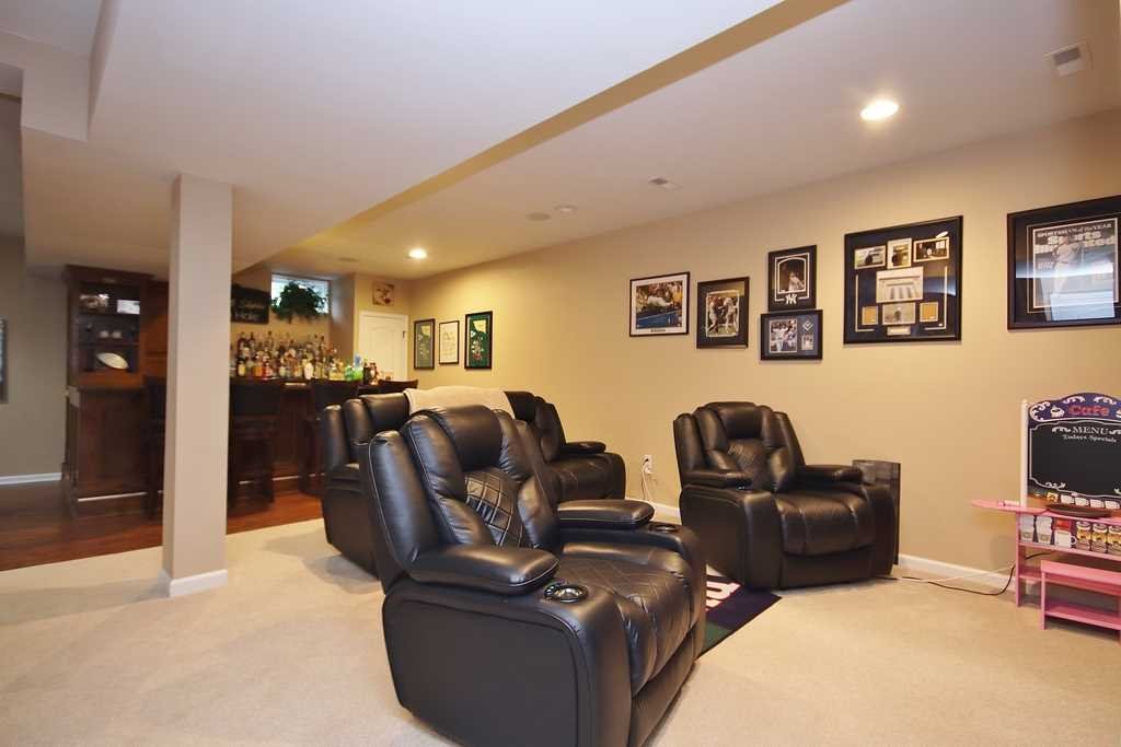 1118 Cold Spring Road Fishkill, NY 12524 - Photo 21 of 34 a living room with furniture