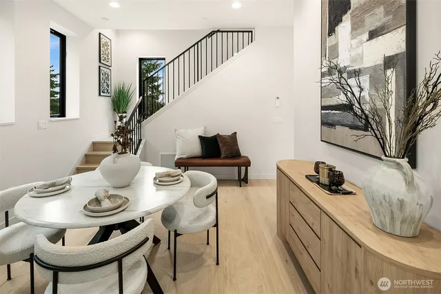 $2,170,000 | 286 118th Avenue Southeast, Bellevue, WA 98005