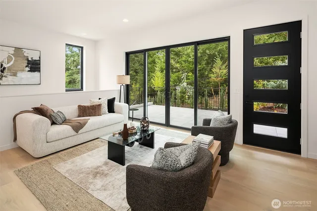 $2,170,000 | 286 118th Avenue Southeast, Bellevue, WA 98005