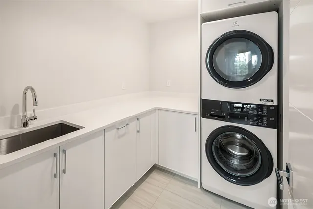 $2,170,000 | 286 118th Avenue Southeast, Bellevue, WA 98005