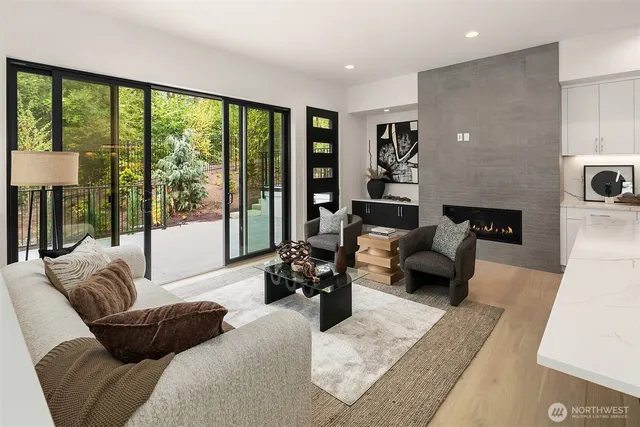 $2,170,000 | 286 118th Avenue Southeast, Bellevue, WA 98005