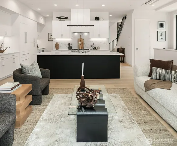 $2,170,000 | 286 118th Avenue Southeast, Bellevue, WA 98005