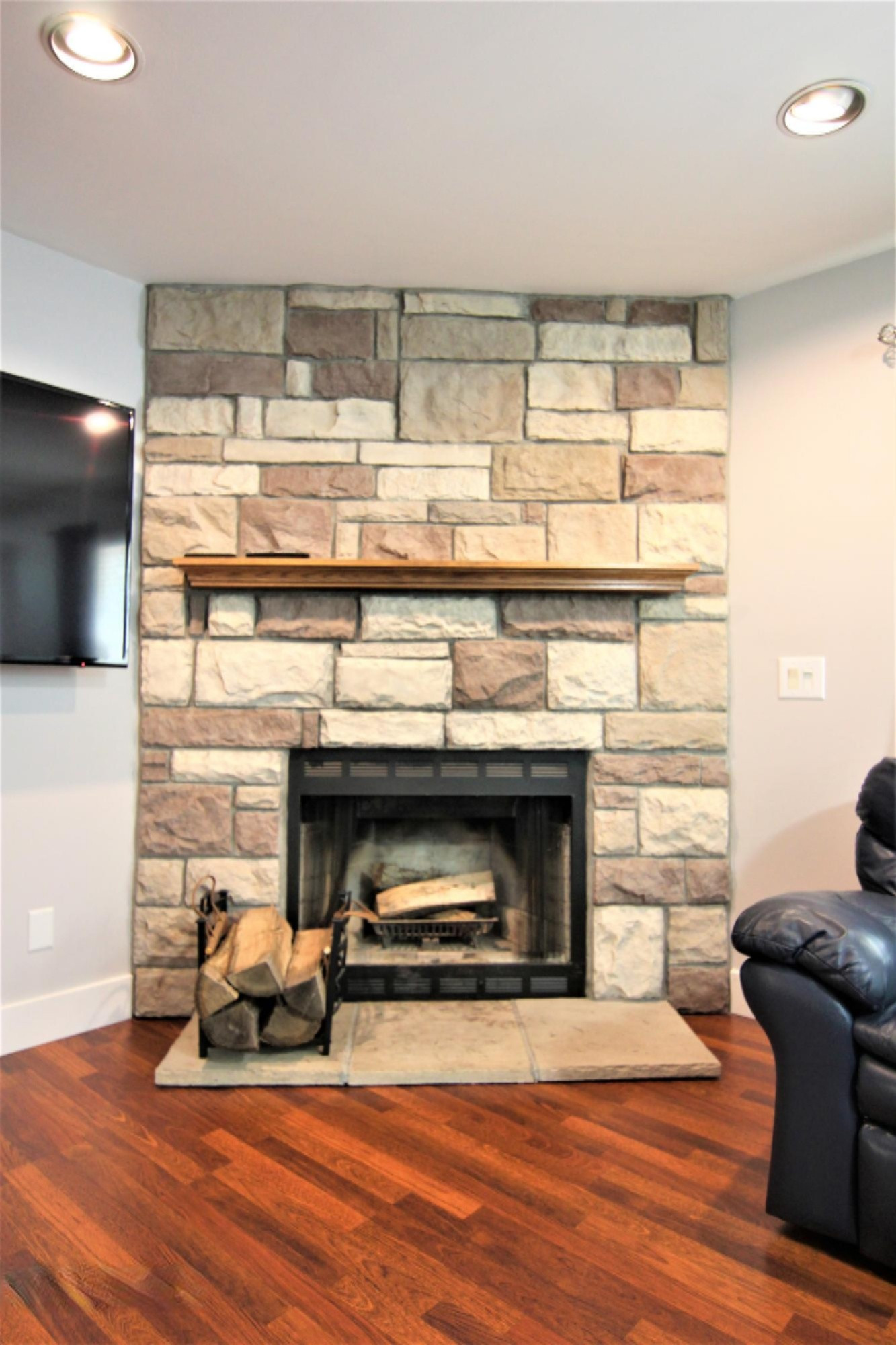 420 East River Road Muskegon, MI 49445 - Photo 13 of 41 Fireplace