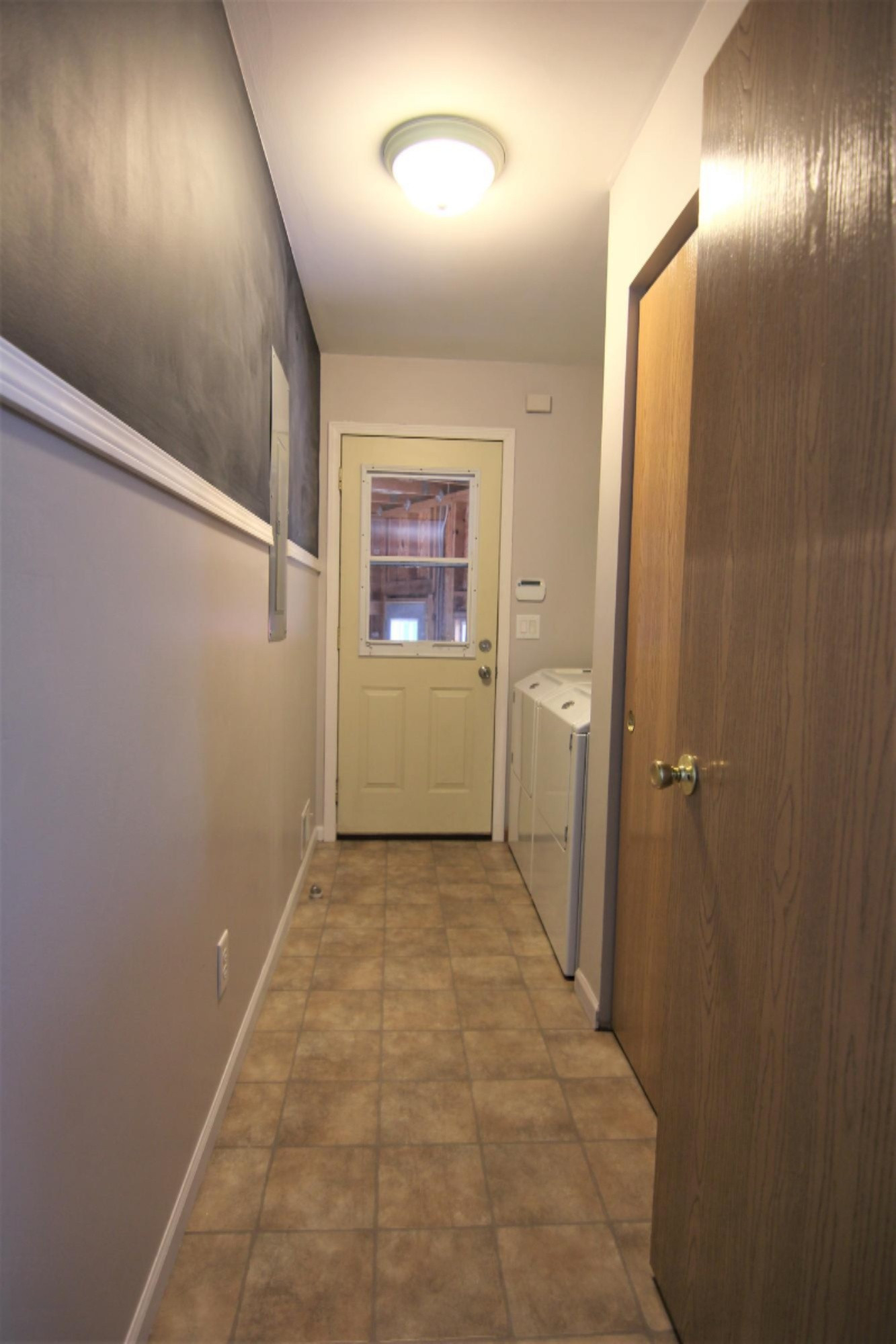 420 East River Road Muskegon, MI 49445 - Photo 21 of 41 Back Entry/ Laundry
