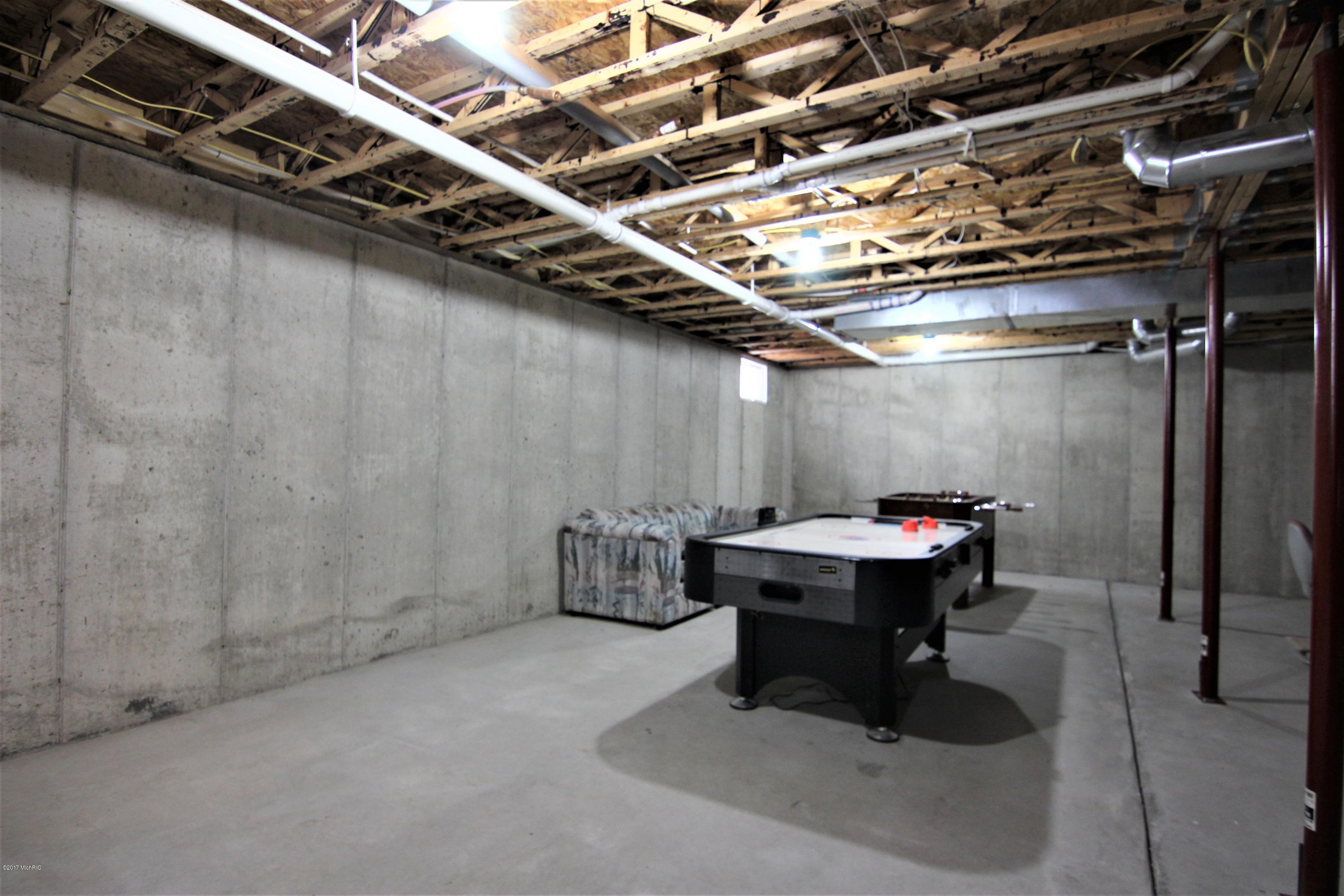 420 East River Road Muskegon, MI 49445 - Photo 26 of 41 Basement 2