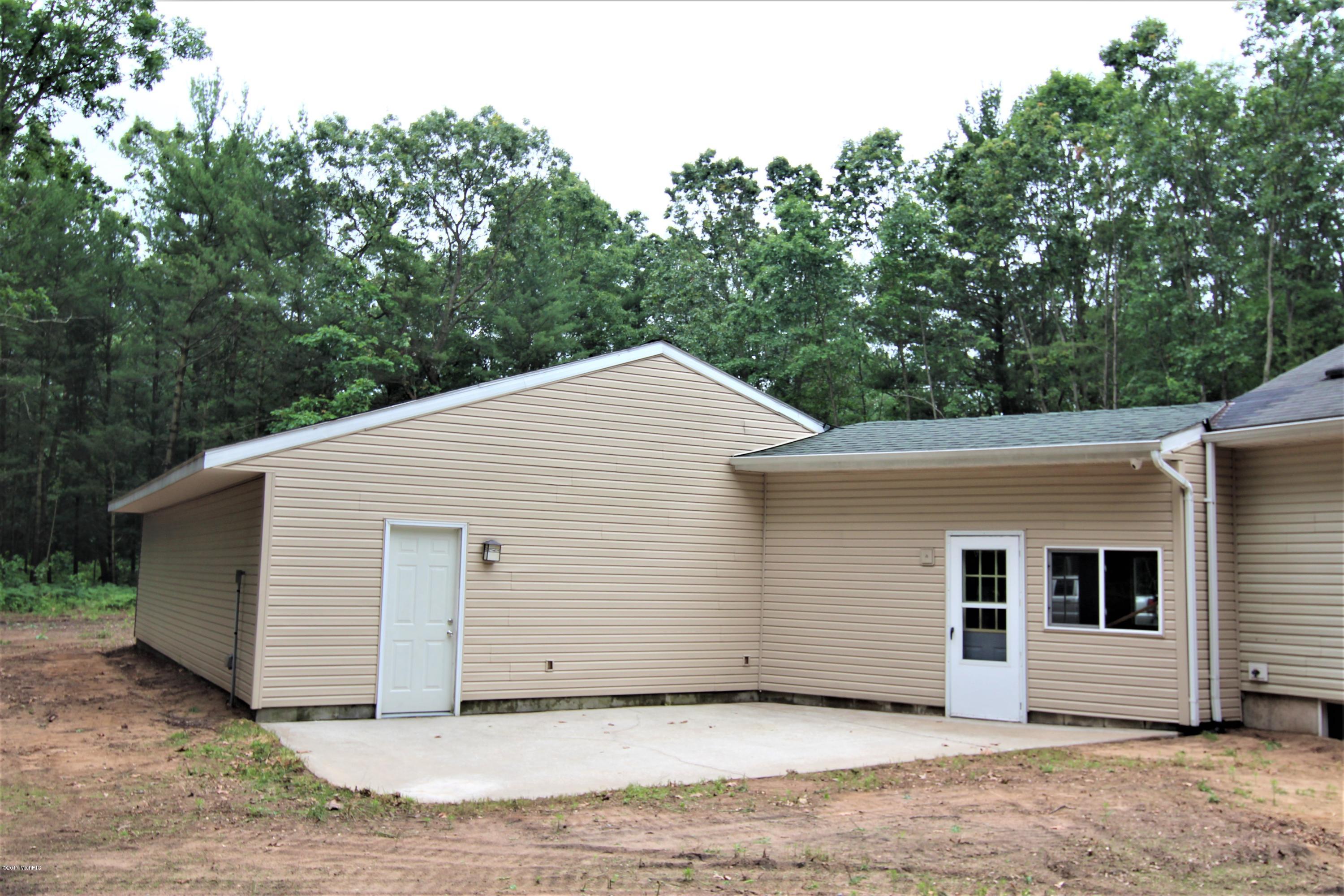 420 East River Road Muskegon, MI 49445 - Photo 33 of 41 Back 2