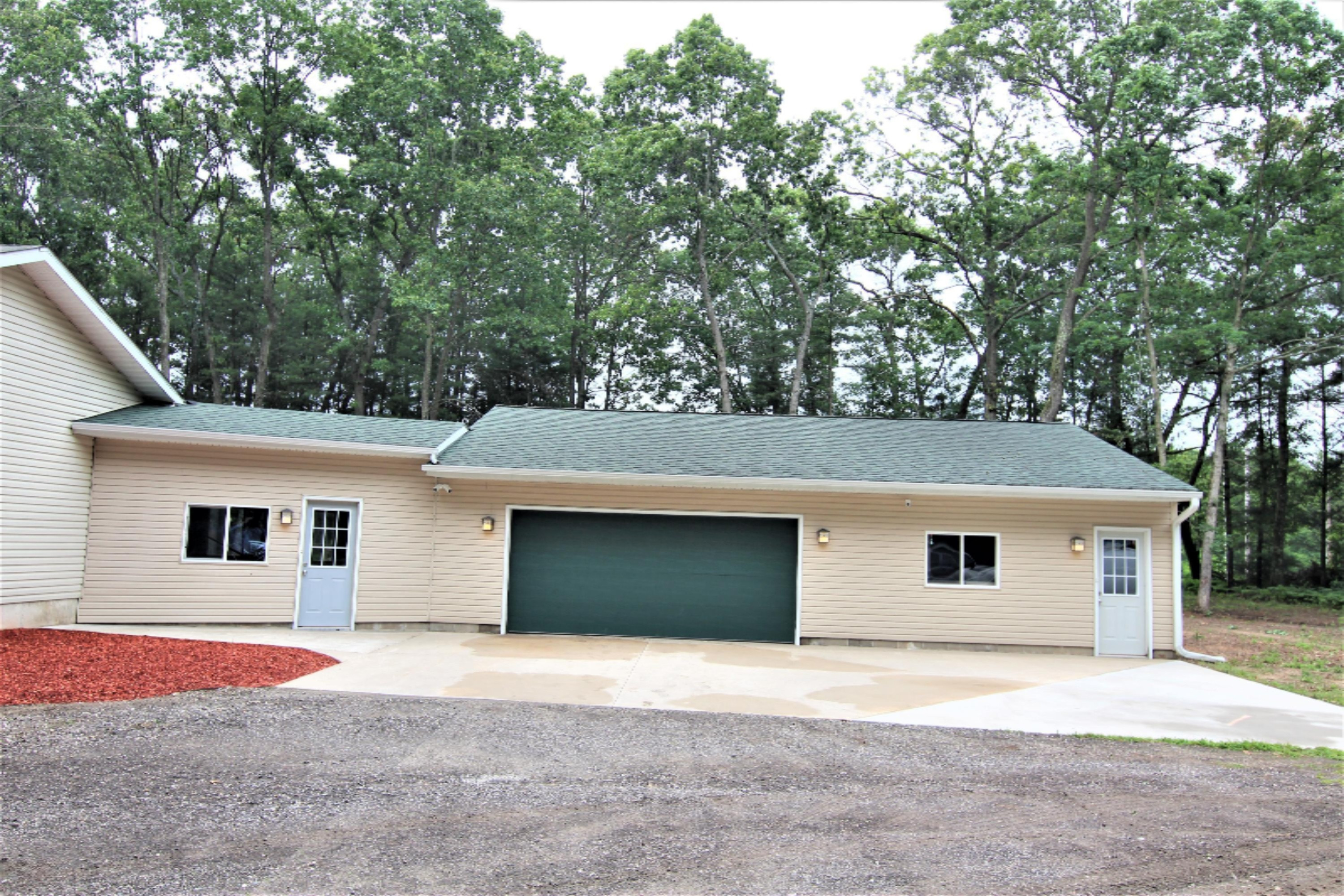 420 East River Road Muskegon, MI 49445 - Photo 4 of 41 Front 2