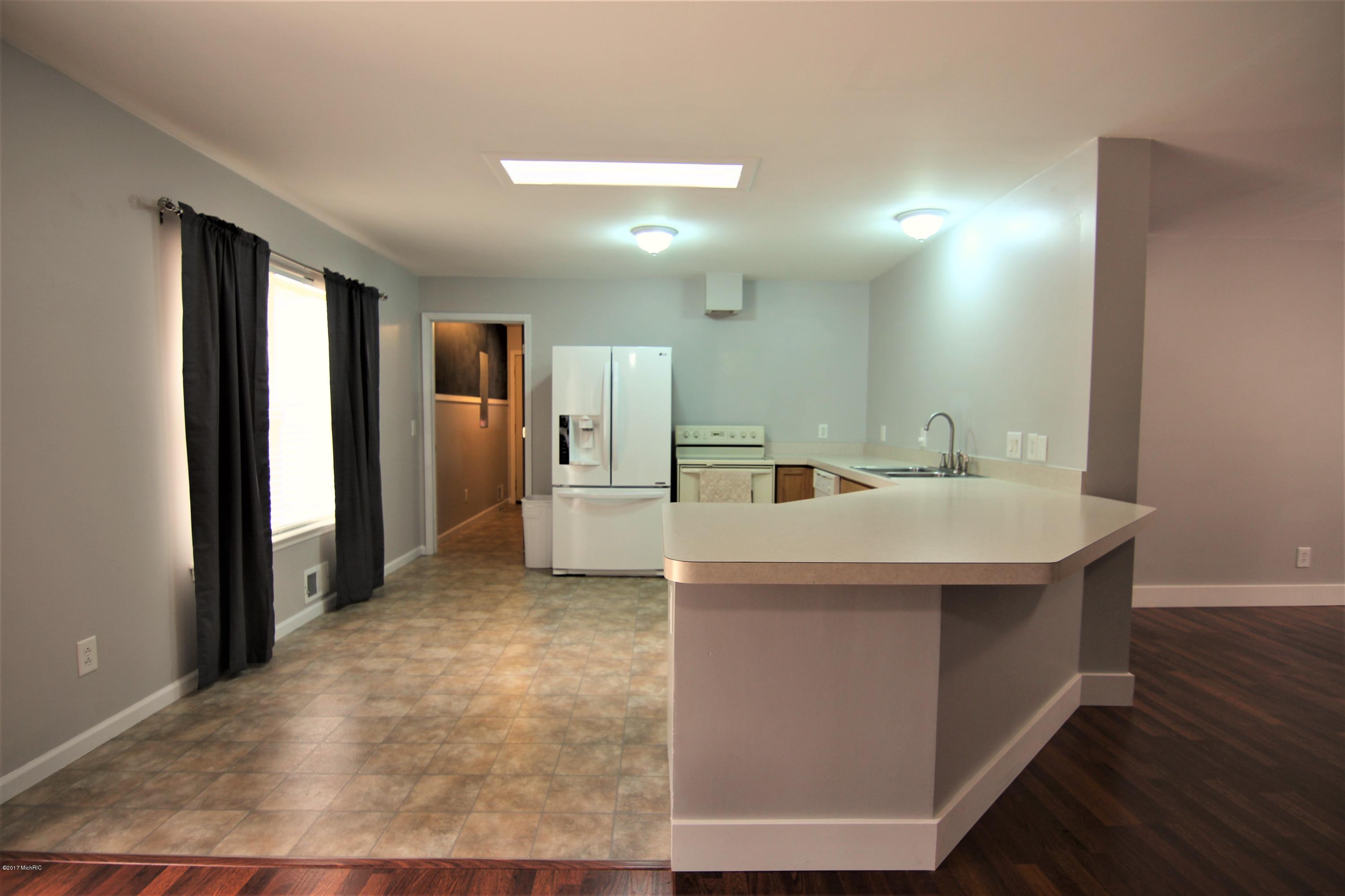 420 East River Road Muskegon, MI 49445 - Photo 7 of 41 Kitchen 1
