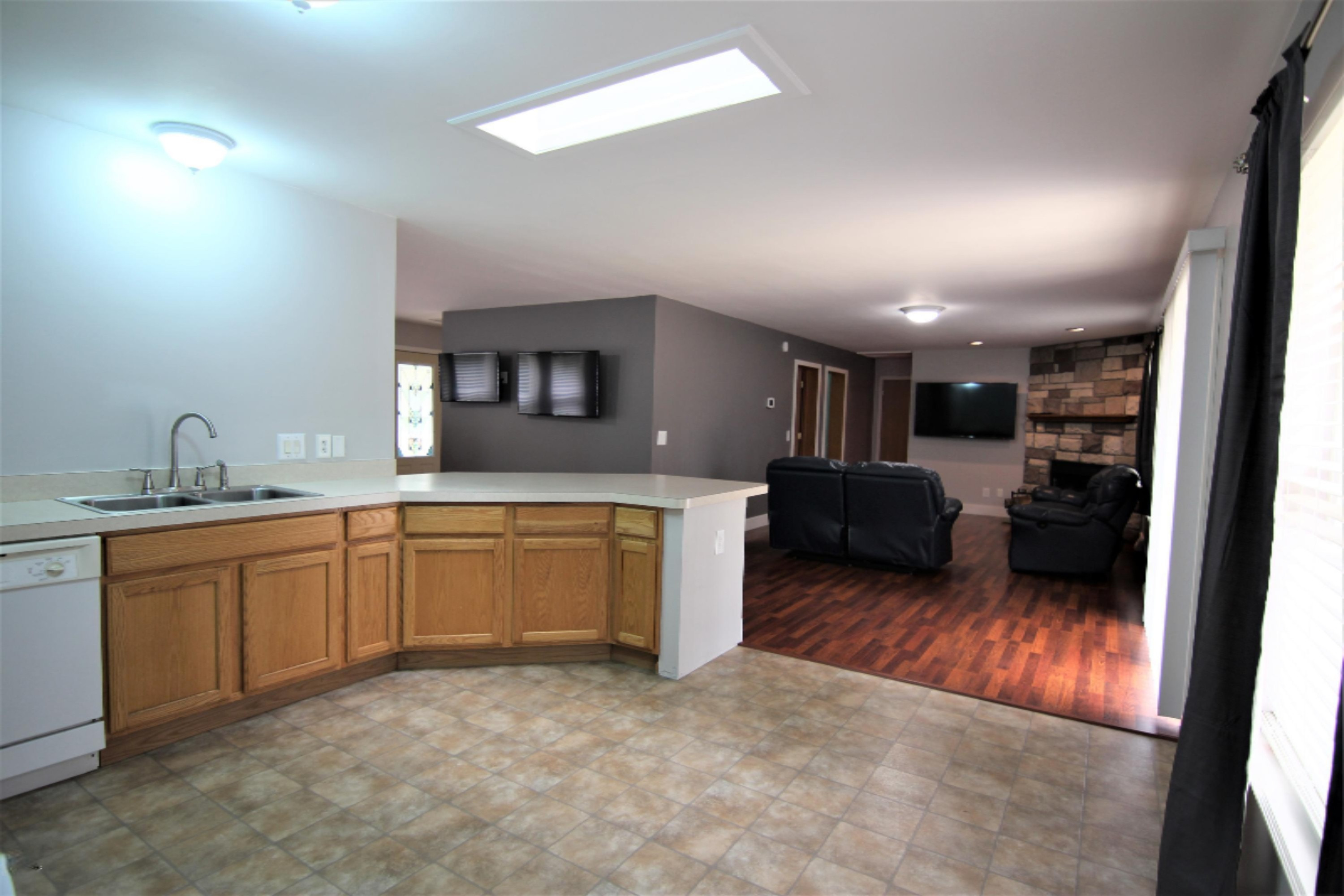 420 East River Road Muskegon, MI 49445 - Photo 9 of 41 Kitchen 3