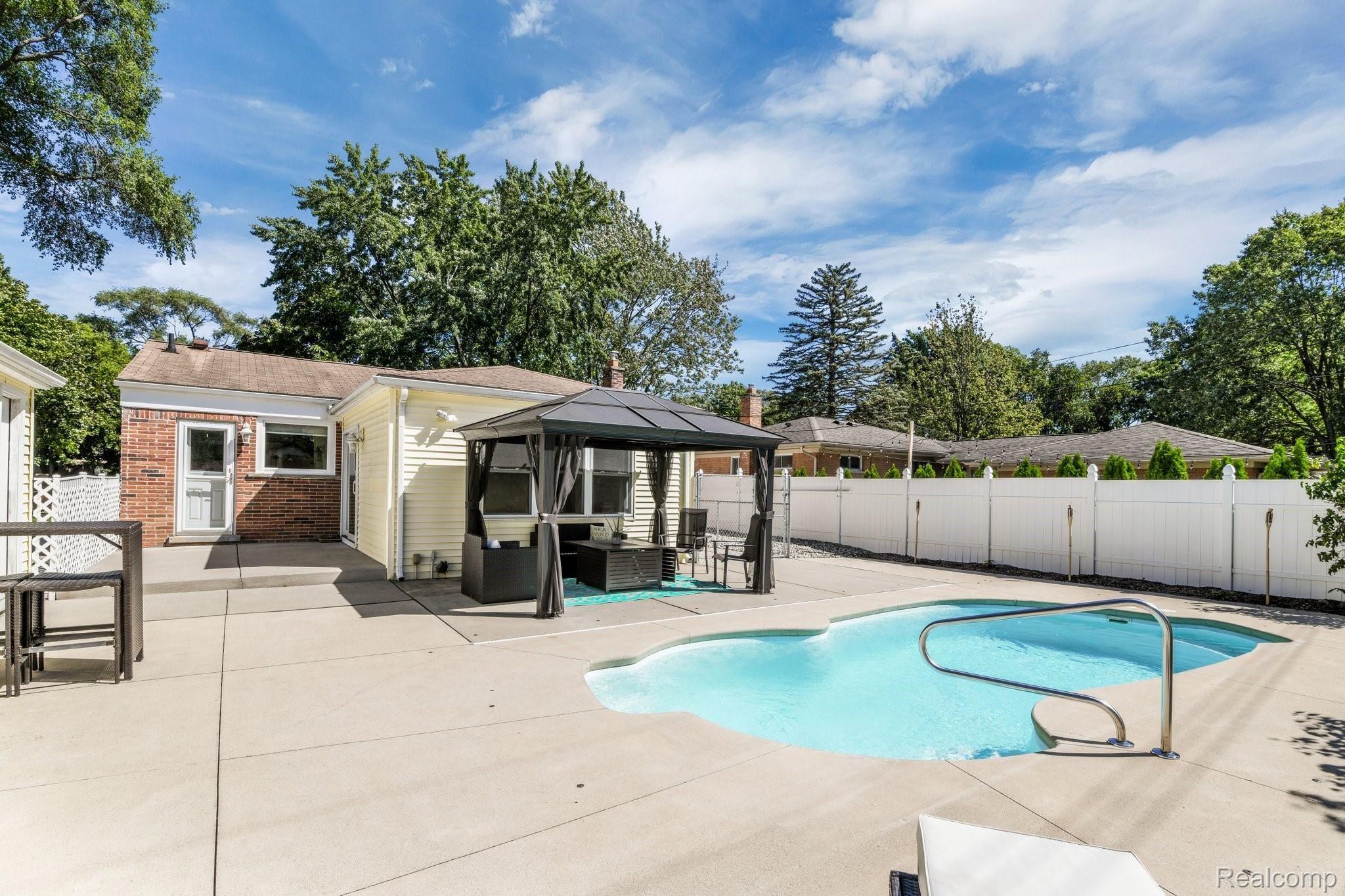 1389 North Pine Street Rochester, MI 48307 - Photo 27 of 28 1389+N+Pine+St+Rochester+Hills-28-web.jpg