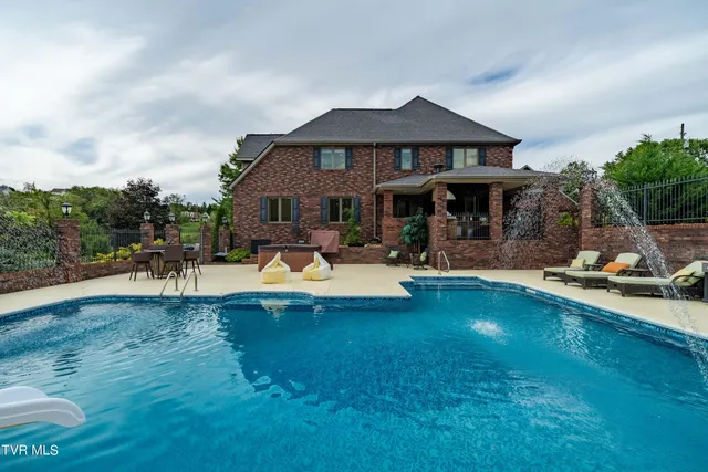 $899,985 | 194 Willow Brook Drive, Rosedale, VA 24280