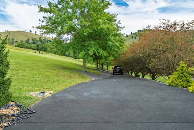 $899,985 | 194 Willow Brook Drive, Rosedale, VA 24280