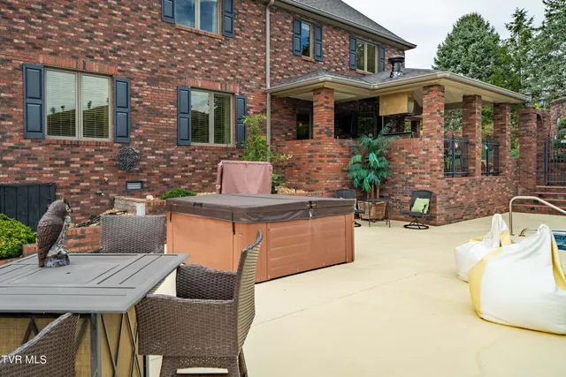 $899,985 | 194 Willow Brook Drive, Rosedale, VA 24280