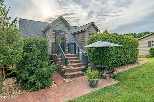 $899,985 | 194 Willow Brook Drive, Rosedale, VA 24280