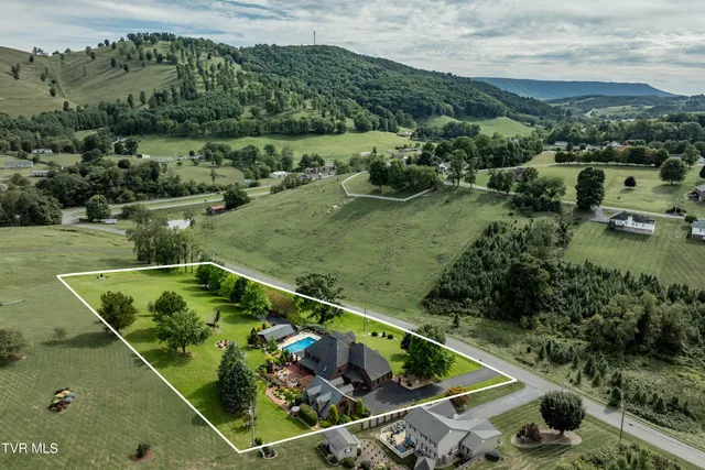 $899,985 | 194 Willow Brook Drive, Rosedale, VA 24280