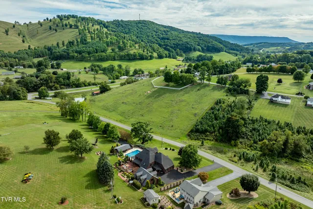 $899,985 | 194 Willow Brook Drive, Rosedale, VA 24280