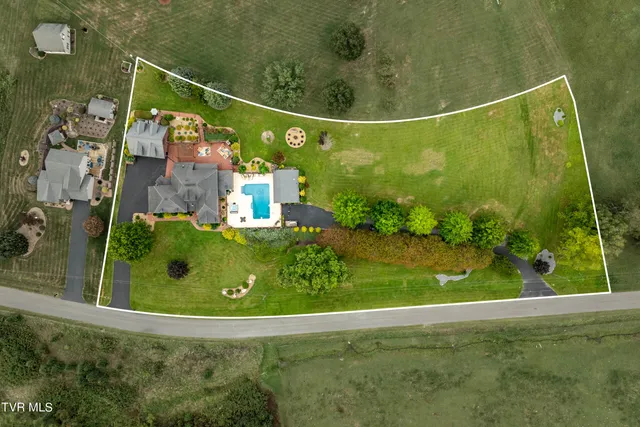 $899,985 | 194 Willow Brook Drive, Rosedale, VA 24280