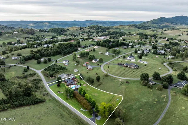 $899,985 | 194 Willow Brook Drive, Rosedale, VA 24280