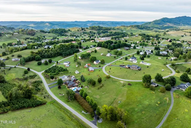 $899,985 | 194 Willow Brook Drive, Rosedale, VA 24280