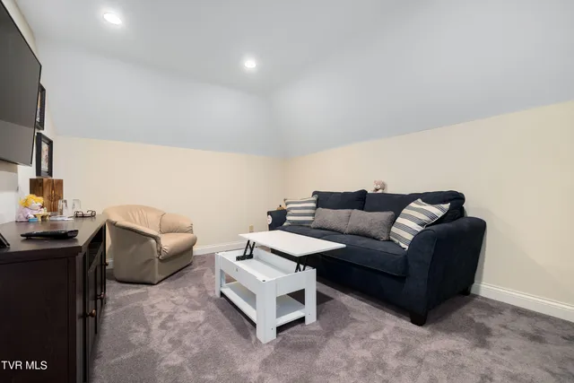 $899,985 | 194 Willow Brook Drive, Rosedale, VA 24280