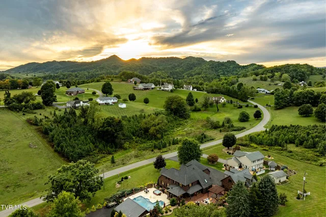 $899,985 | 194 Willow Brook Drive, Rosedale, VA 24280