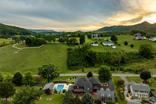 $899,985 | 194 Willow Brook Drive, Rosedale, VA 24280