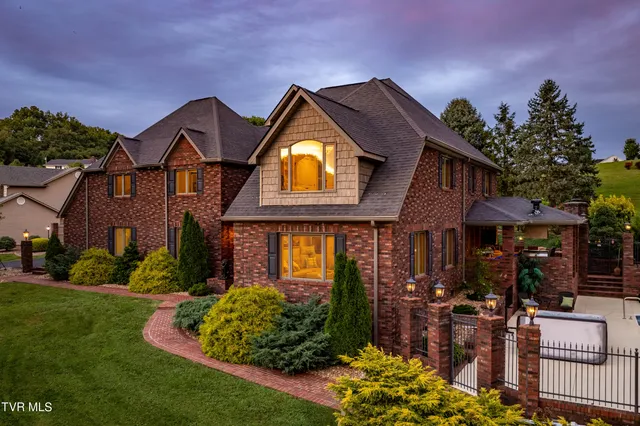 $899,985 | 194 Willow Brook Drive, Rosedale, VA 24280