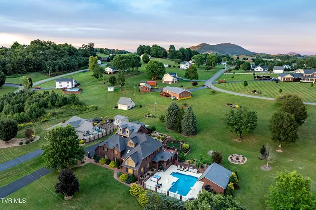 $899,985 | 194 Willow Brook Drive, Rosedale, VA 24280