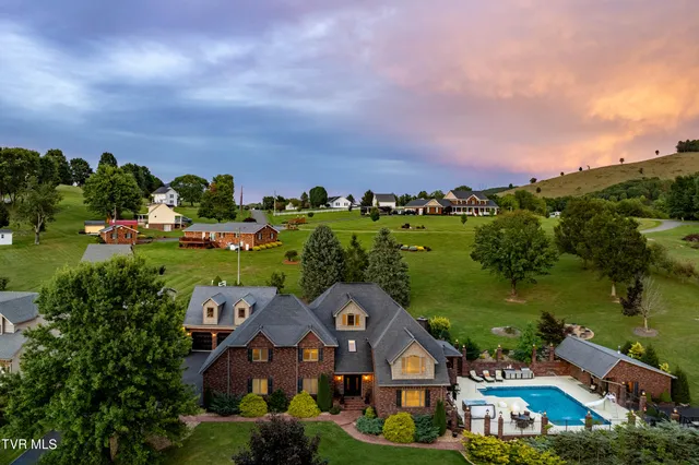 $899,985 | 194 Willow Brook Drive, Rosedale, VA 24280