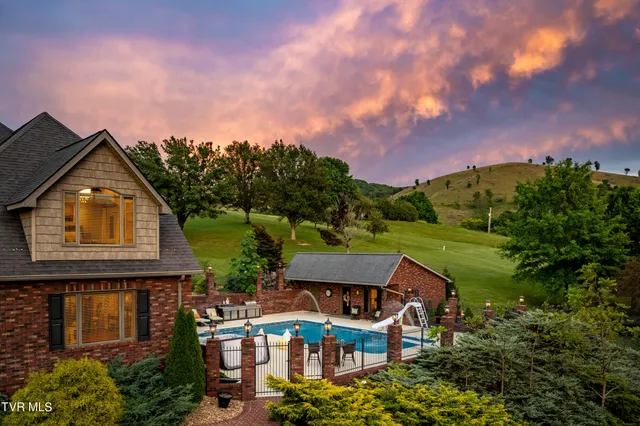 $899,985 | 194 Willow Brook Drive, Rosedale, VA 24280