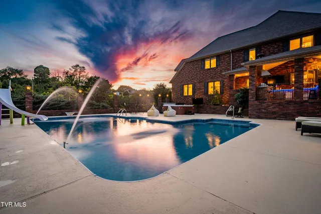 $899,985 | 194 Willow Brook Drive, Rosedale, VA 24280