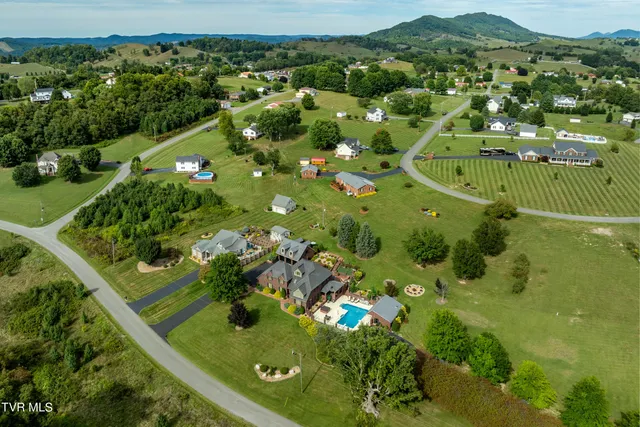 $899,985 | 194 Willow Brook Drive, Rosedale, VA 24280