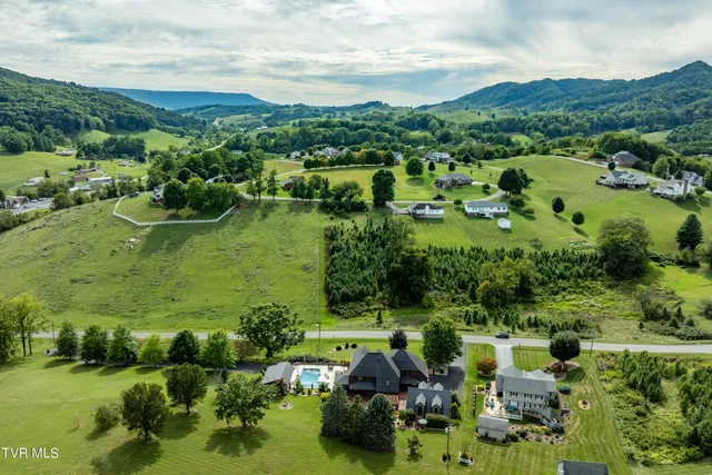 $899,985 | 194 Willow Brook Drive, Rosedale, VA 24280