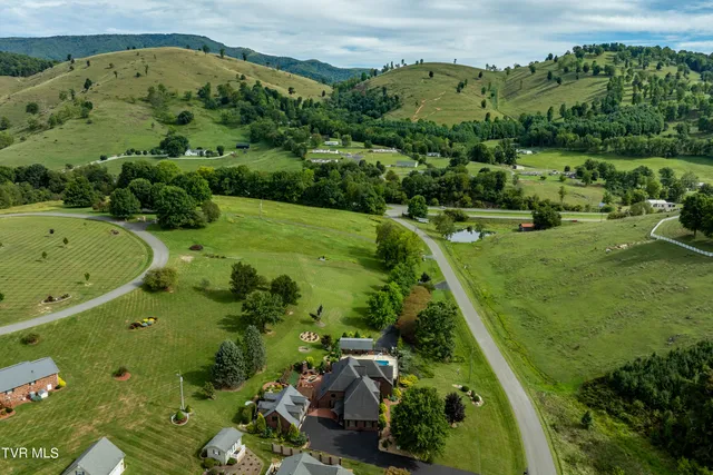 $899,985 | 194 Willow Brook Drive, Rosedale, VA 24280