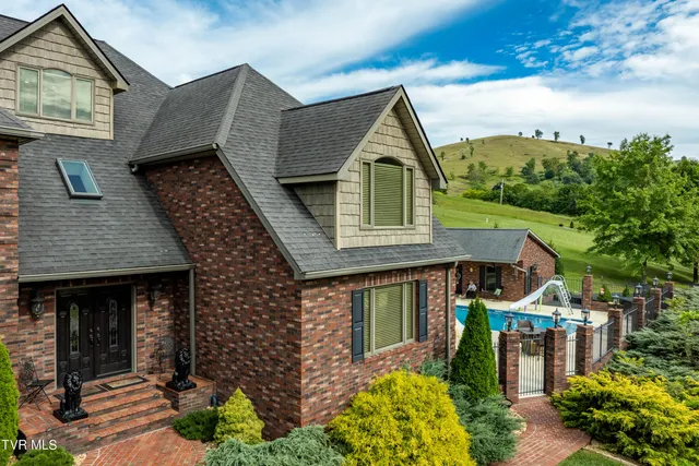 $899,985 | 194 Willow Brook Drive, Rosedale, VA 24280