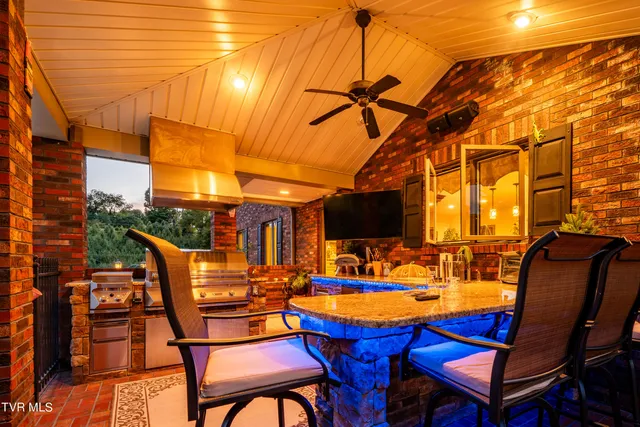 $899,985 | 194 Willow Brook Drive, Rosedale, VA 24280