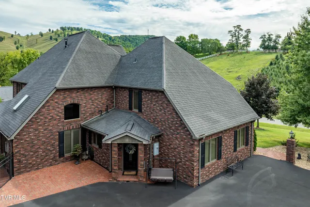 $899,985 | 194 Willow Brook Drive, Rosedale, VA 24280