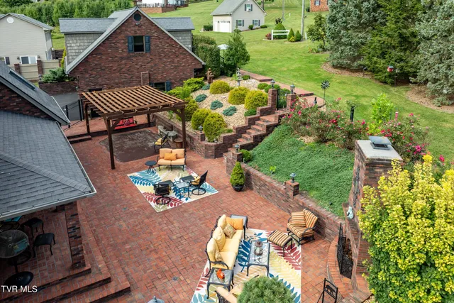 $899,985 | 194 Willow Brook Drive, Rosedale, VA 24280