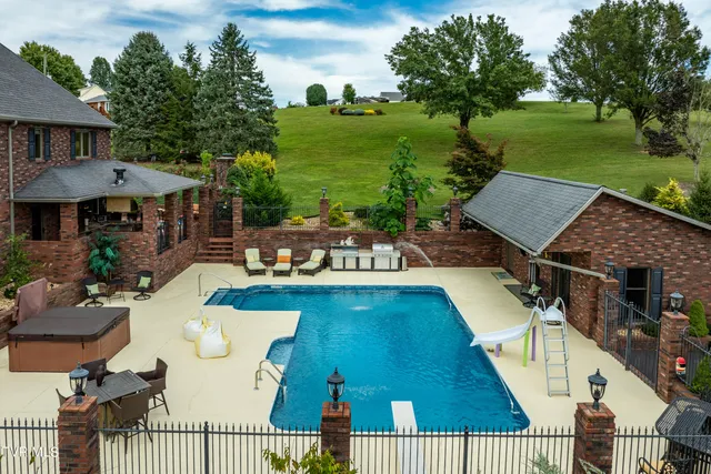 $899,985 | 194 Willow Brook Drive, Rosedale, VA 24280