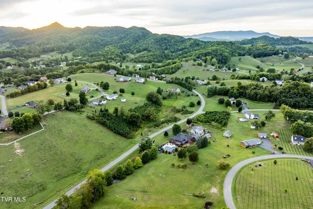 $899,985 | 194 Willow Brook Drive, Rosedale, VA 24280