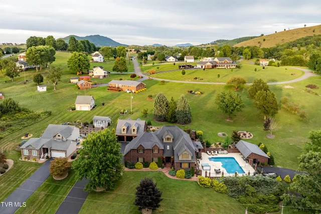 $899,985 | 194 Willow Brook Drive, Rosedale, VA 24280